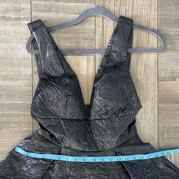 Mac Duggal BROCADE V NECK BALLGOWN size 6 - Picture 13 of 14